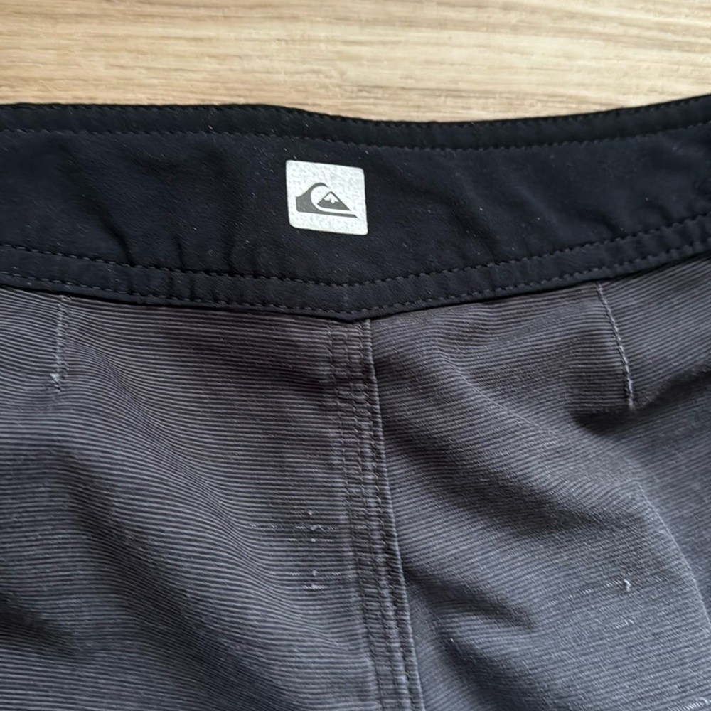 Quicksilver Boys Board Shorts Black Blue Drawstring S Small - Picture 10 of 10